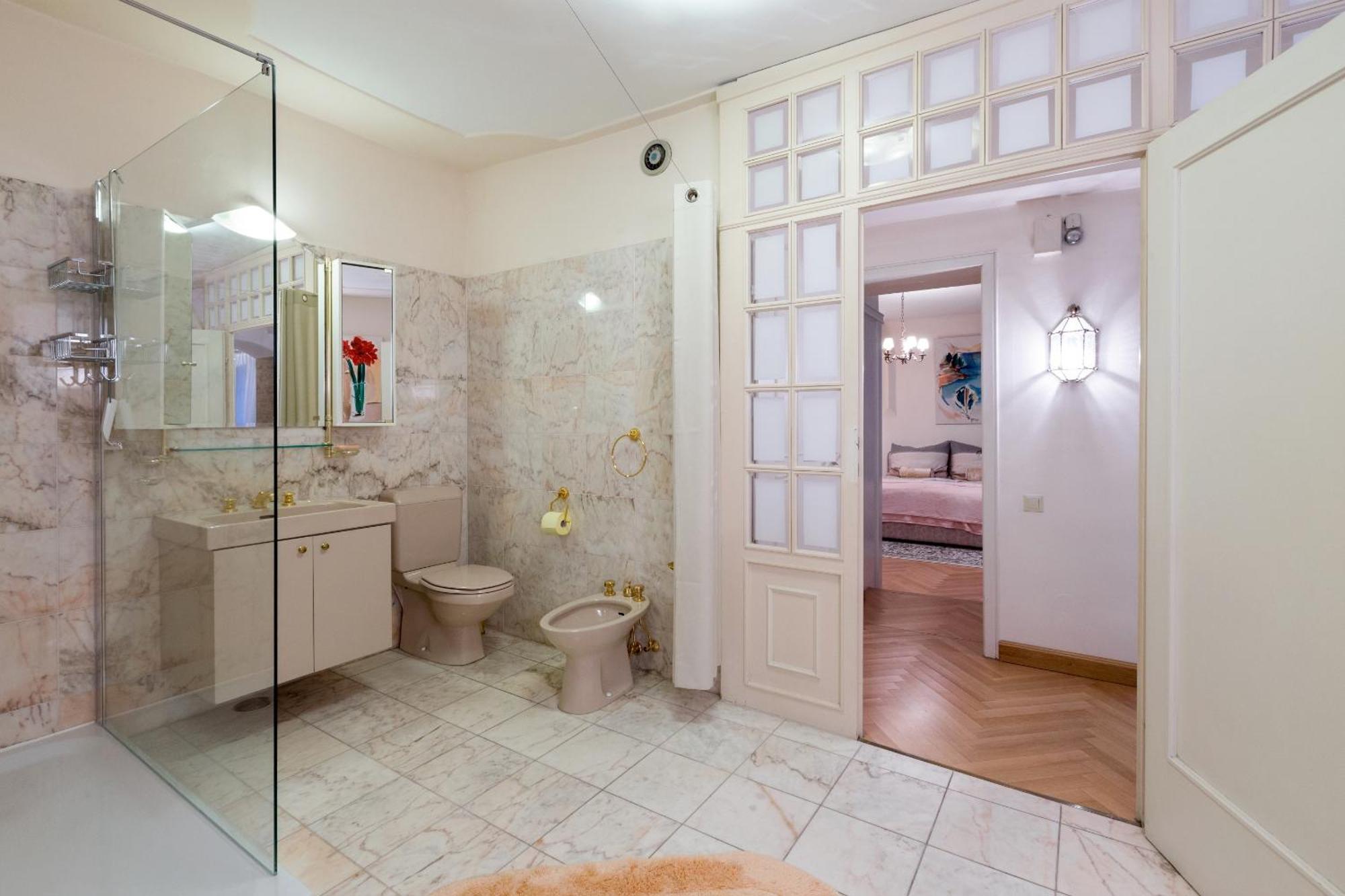 Apartment Sonnenfelsgasse Wina Bagian luar foto