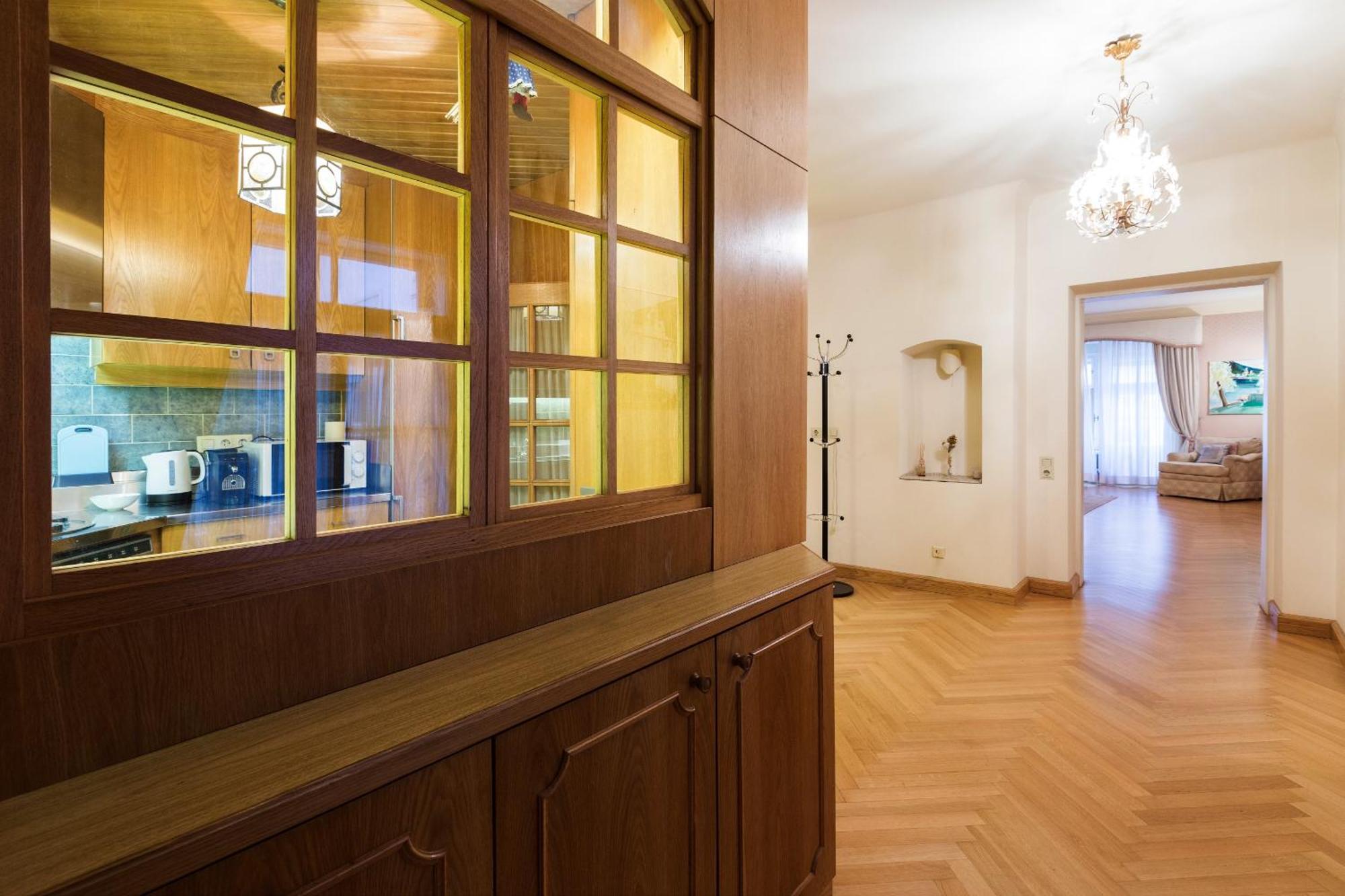 Apartment Sonnenfelsgasse Wina Bagian luar foto